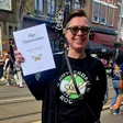 Leandra met het boek Mijn Nalatenschap